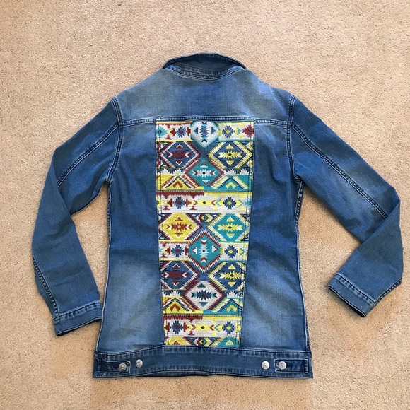 LuLaRoe Jaxon Denim Jean Jacket Womens Small 6 8 Blue Embroidered Back Panel - Picture 3 of 11